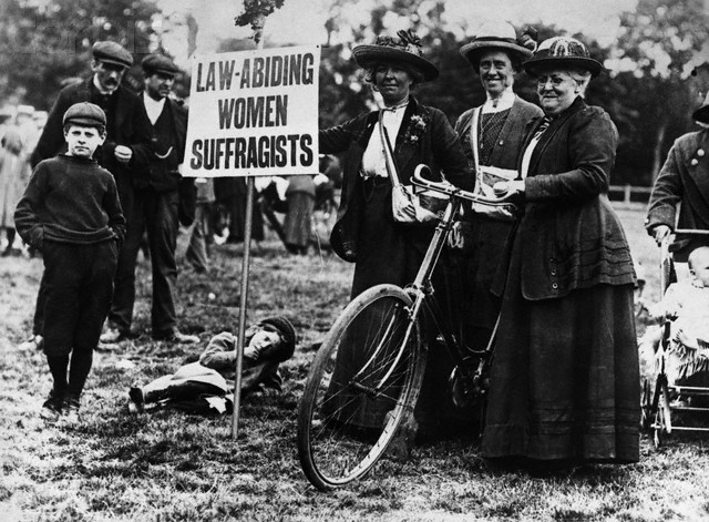 Suffragettes Cycle to Meeting